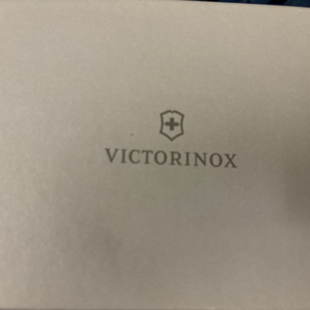 Victorinox Women's Navy Victoria Continental 2.0  Wallet - Picture 5 of 7
